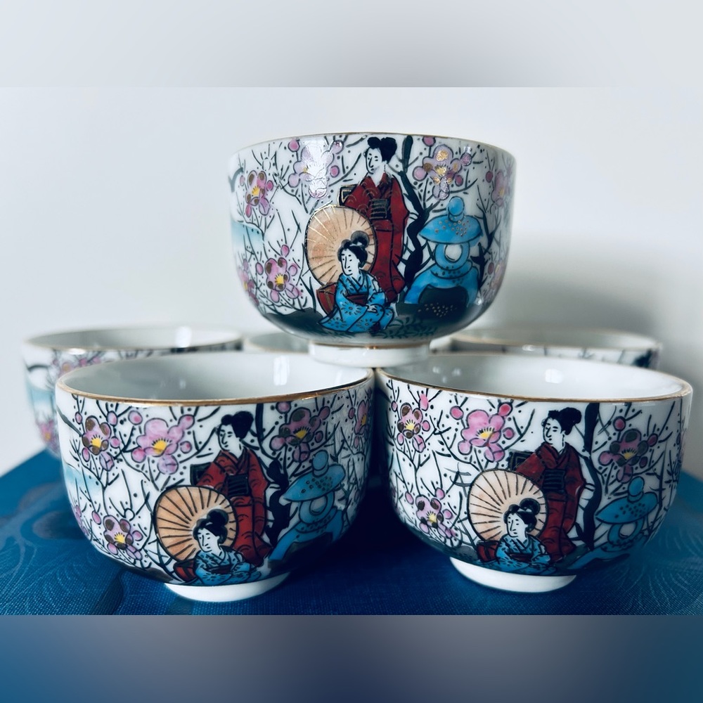 Vintage Set of 6 colorful Japanese Tea Cups - Picture 2 of 7